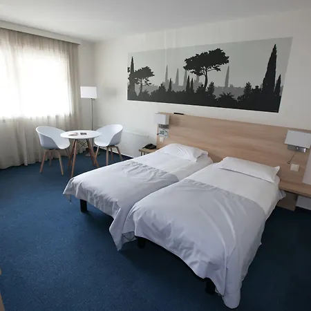 Hotel Chambord-3