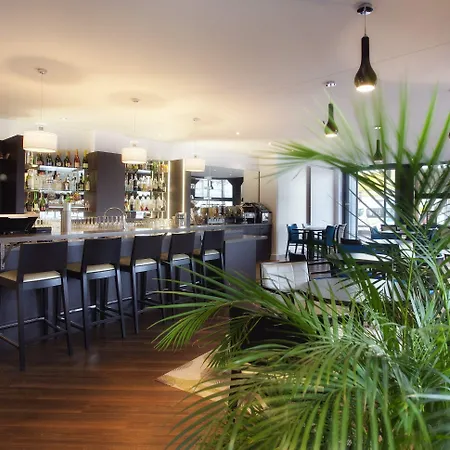 Hotel Le Berry Saint-Nazaire-3