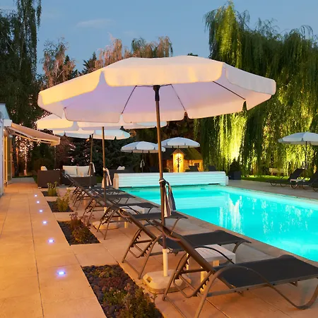 Hotel Les Jardins D'Adalric-3