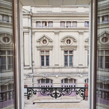 Logis Hotel Du Theatre-3