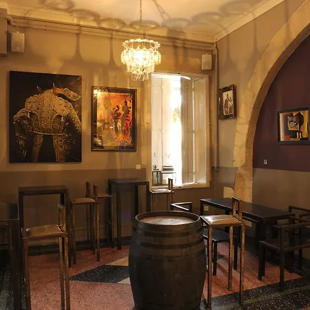 Royal Hotel-2