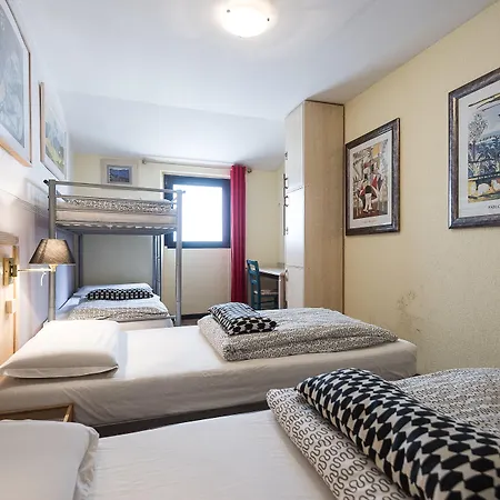 Villa Saint Exupery Beach Hostel-2