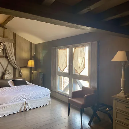 Hotel De La Tour-2