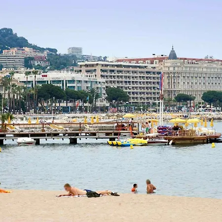 Ibis Budget Cannes Centre Ville-3