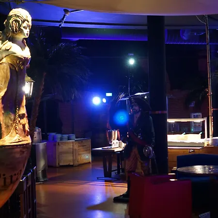 Hotel Du Parc - Pirates-3