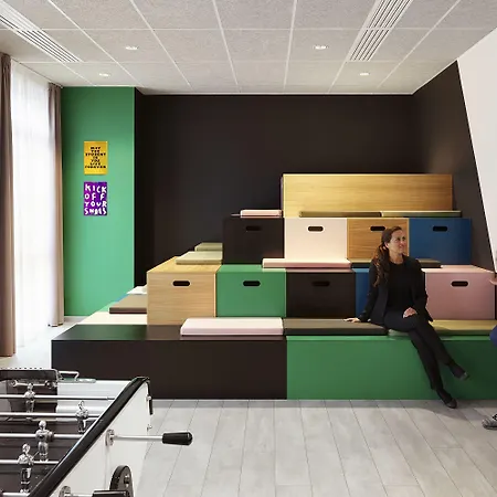 The Social Hub Paris La Defense-3