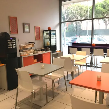 Montempo Apparthotel Marseille Centre Euromed-2