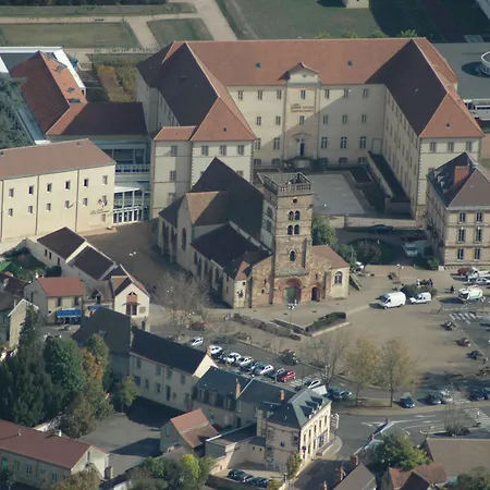 Hotelf1 Moulins Sud-2