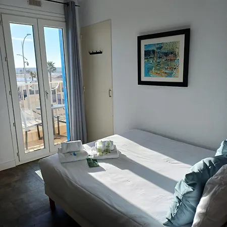 Hotel De La Mer-2