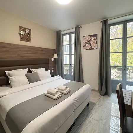 Square Hotel-2