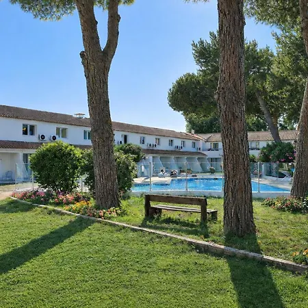 Artemia Aigues-Mortes - Hôtel avec piscine - Bornes électriques - Parking privé - Local vélo-moto-2