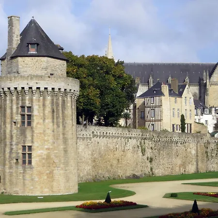Escale Oceania Vannes Centre-3