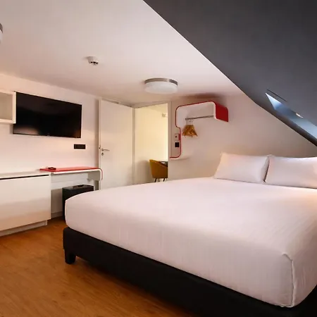 Clapclap Hotel Strasbourg-3