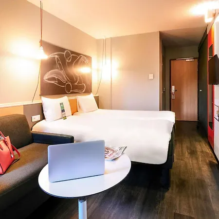 Ibis Styles Lyon Gerland-3