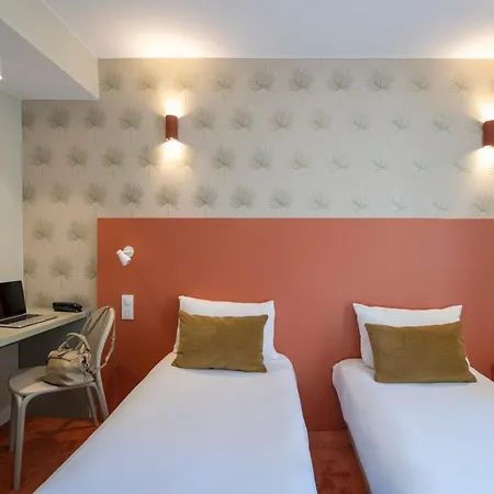 Hotel Du Midi-3