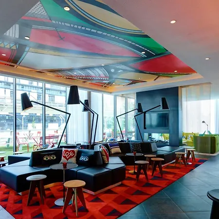citizenM Paris La Défense-3