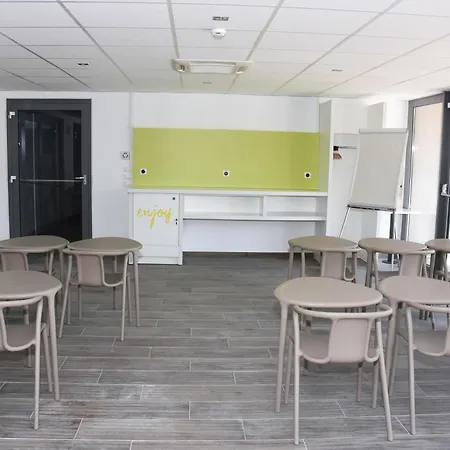 Ibis Budget Langres-3