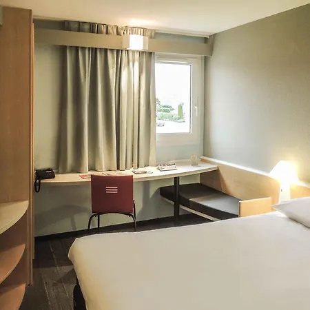 Ibis Auray-3