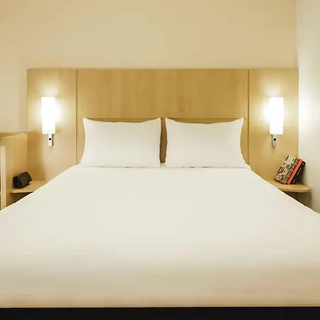 Ibis Versailles Chateau-3