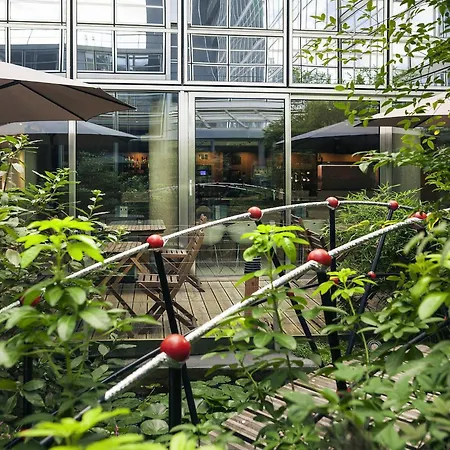 Mercure Paris La Defense Grande Arche-2