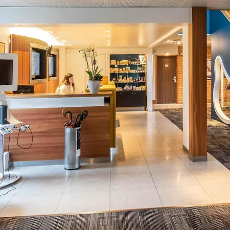 Hotel Novotel Valenciennes-3