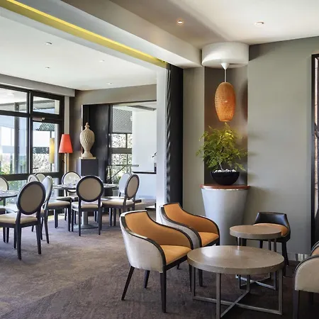 Novotel Amboise-3