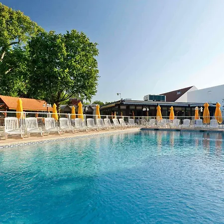Novotel Saclay-3