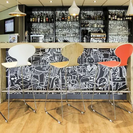 Ibis Auray-2