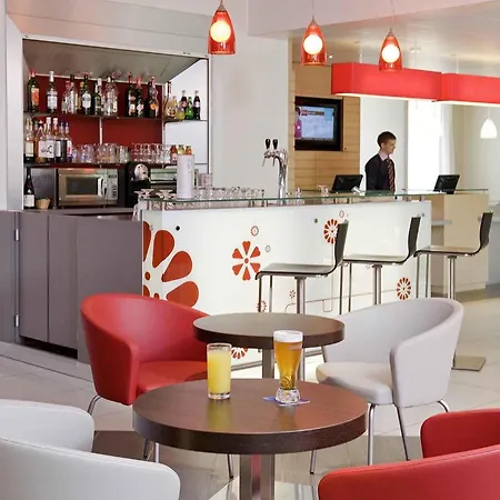 Ibis Senlis-2