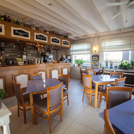 Hotel Restaurant De La Plage-3