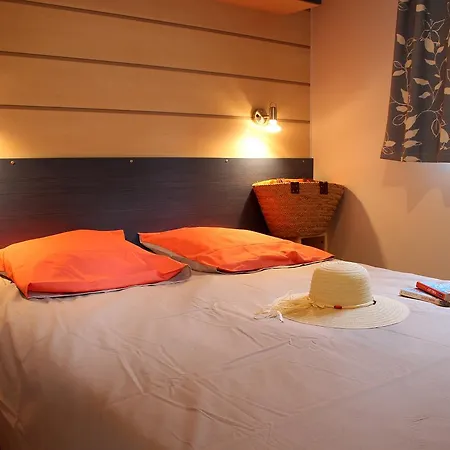 Camping Resort Les Champs Blancs-2