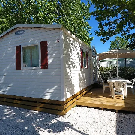 Camping Resort Les Champs Blancs-2