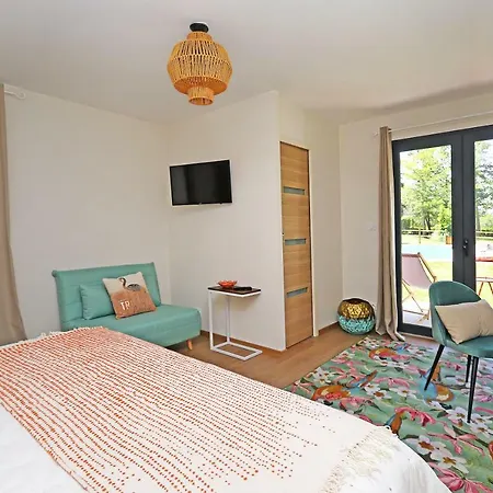 L Esprit Du Clain Chambres D Hotes Au Calme Proches Du Futuroscope Golf Et Lac De St Cyr-3