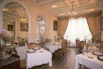 Logis Hotel De France Loches, France