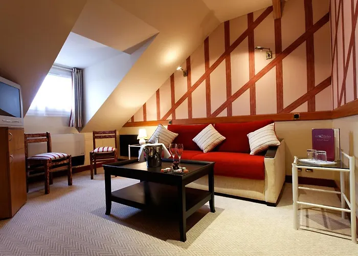 Logis Hotel Restaurant Le Medicis Blois, France