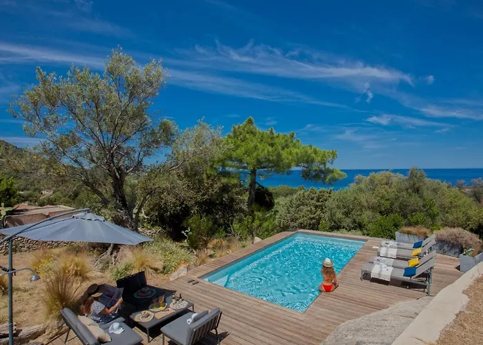 Villa Bodri, Maison En Pierre Avec Vue Mer Et Piscine Chauffee LʼÎle-Rousse, Frankreich