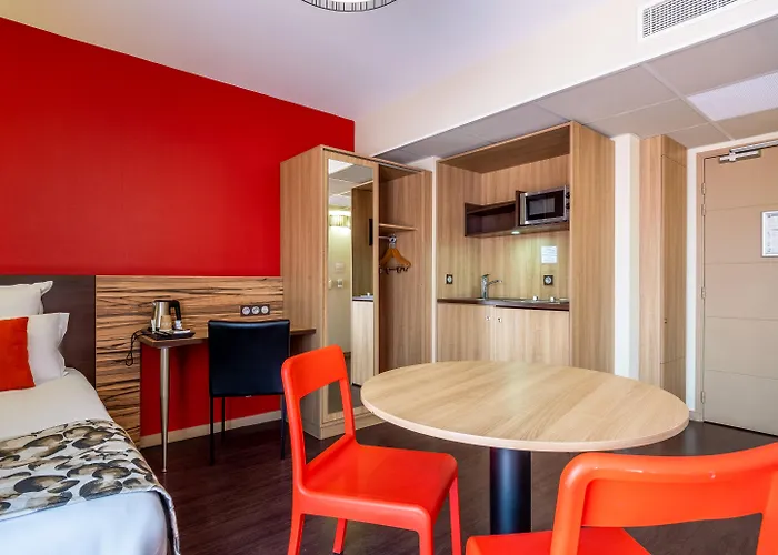 Adagio Lyon Patio Confluence