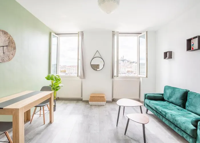 Hostel Ambassade Bretonne Vieux-Port Marseille, France