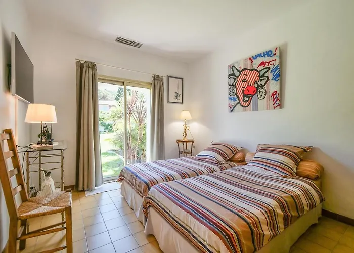 Os 11 melhores alojamentos com o café da manhã em Saint-Tropez