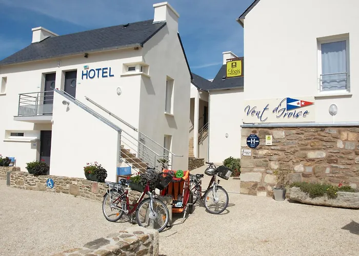 Logis Hotel Vent D'Iroise Plougonvelin, France