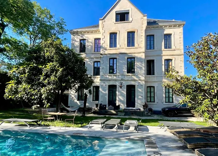 Demeure Saint Louis Historic Manor, City 700M, Free Parking,A C,Clim,Wifi, City View, Garden