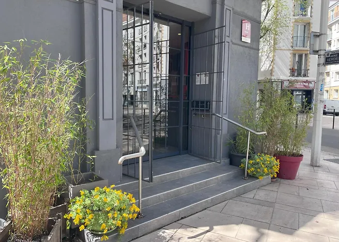 Sixteen Paris Montrouge