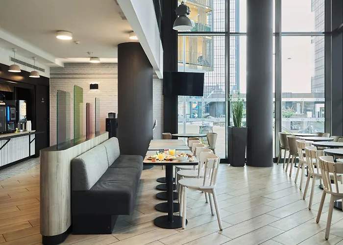 B&B Hotel Paris Porte De Bagnolet, França