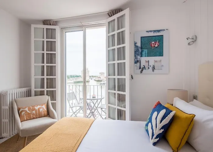 Tour De Nesle La Rochelle Vieux Port 3 Etoiles