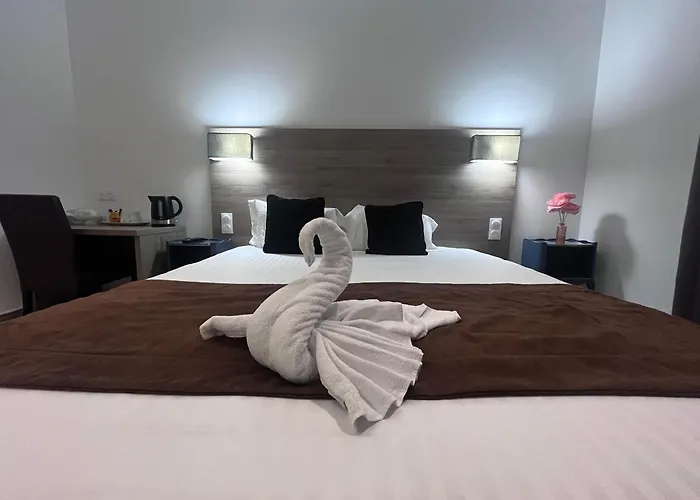 Hotel L'Univers Chatellerault, France