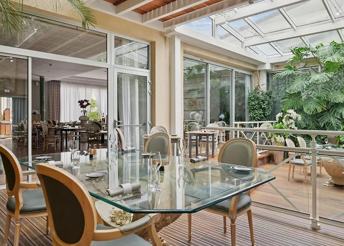 Hostellerie Du Mont Aime Bergeres-les-Vertus, France