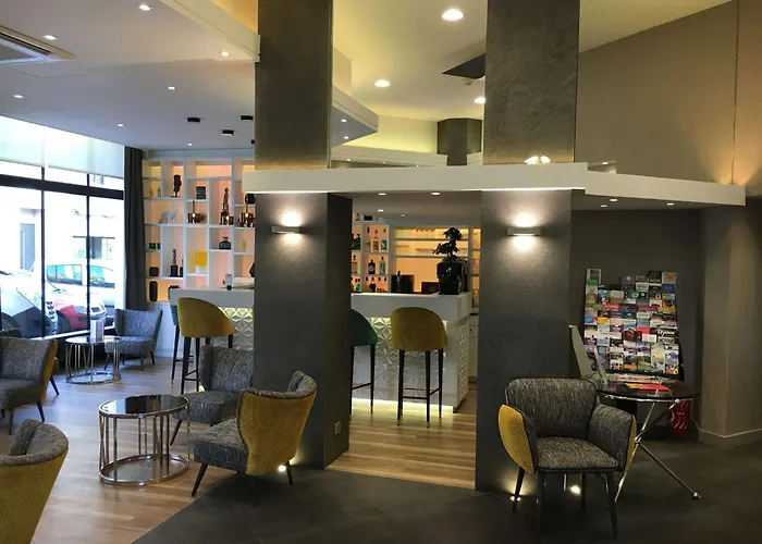 Western Plus Carlton