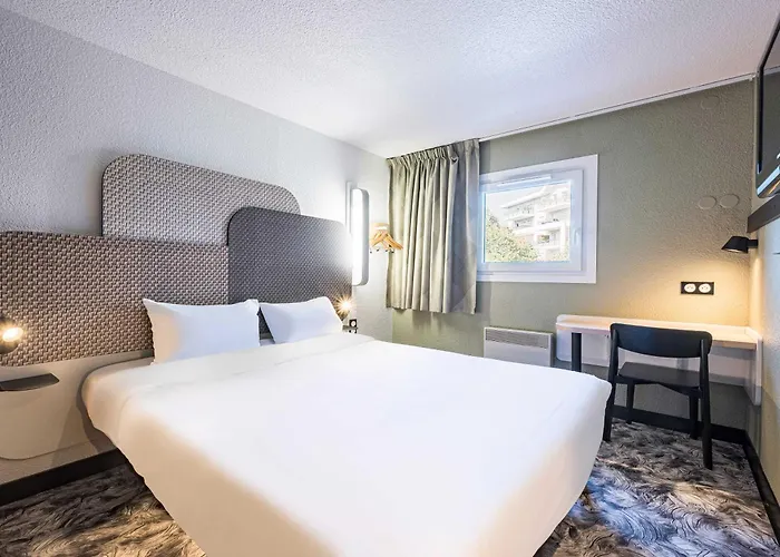 HOTEL Est