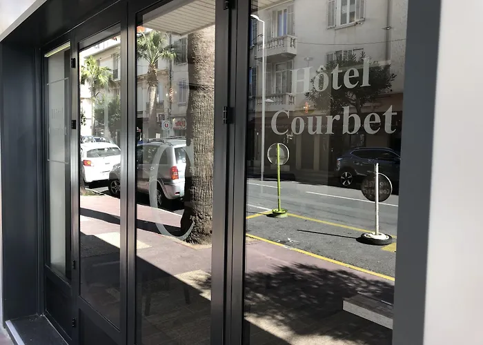 Hotel Courbet Juan-les-Pins, França