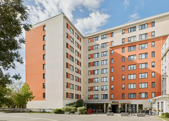B&B Hotel Velizy Est